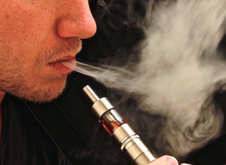 Here’s Why Vaping Might Be A Better Alternative To Smoking!