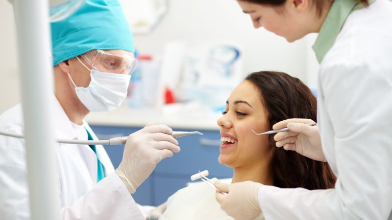 How to consult a good dentist in Hollywood, FL?